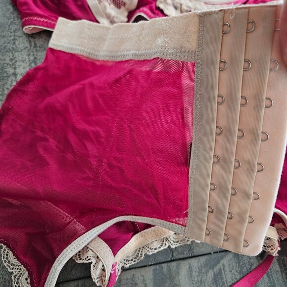 Mixed Lace Velvet Satin Lingerie - Picture 3 of 6